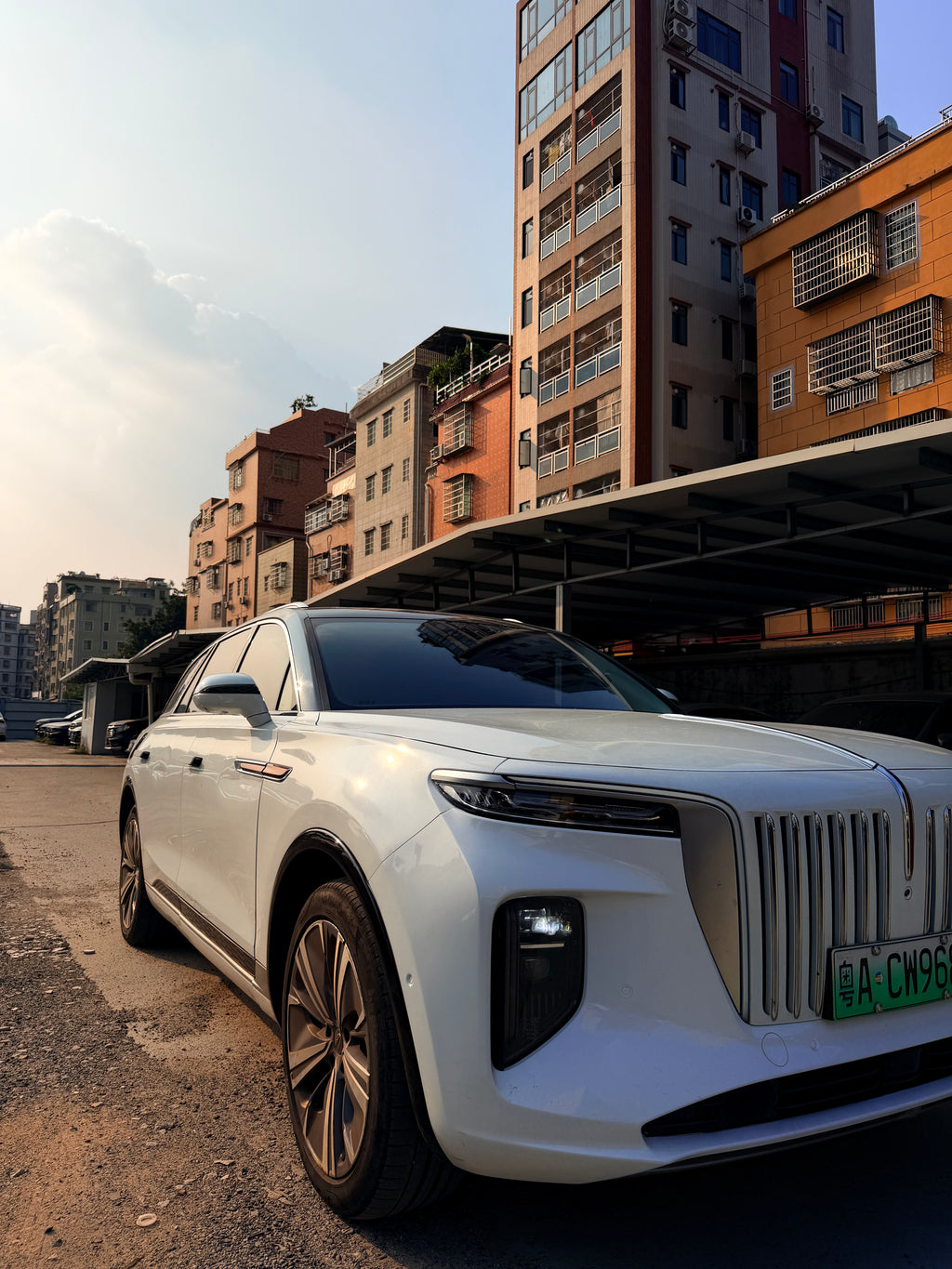 2021 Hongqi E-HS9