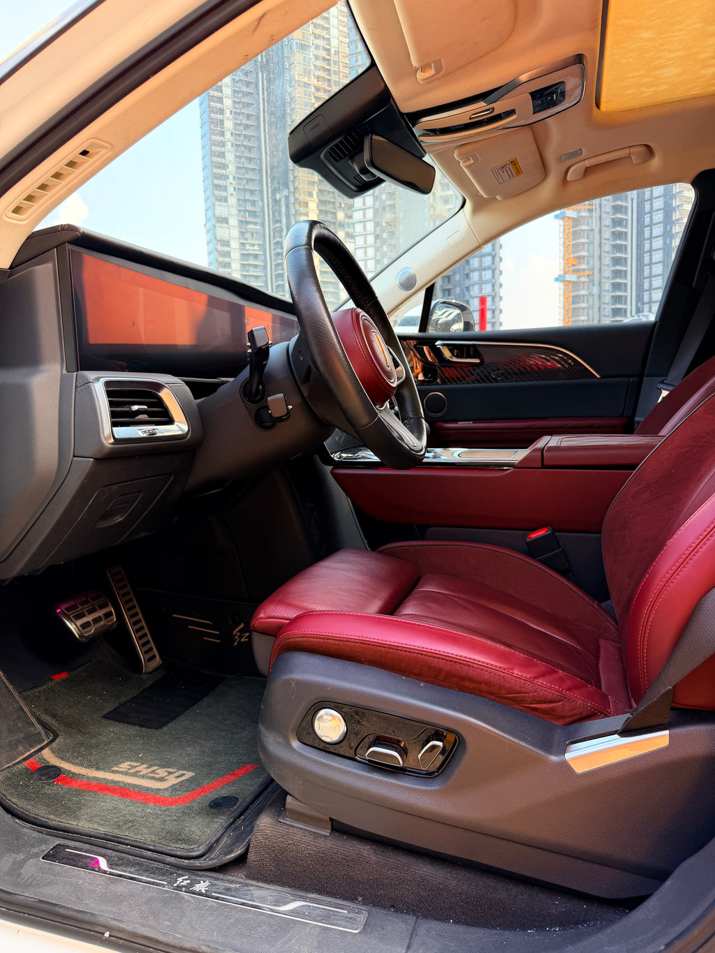 2021 Hongqi E-HS9
