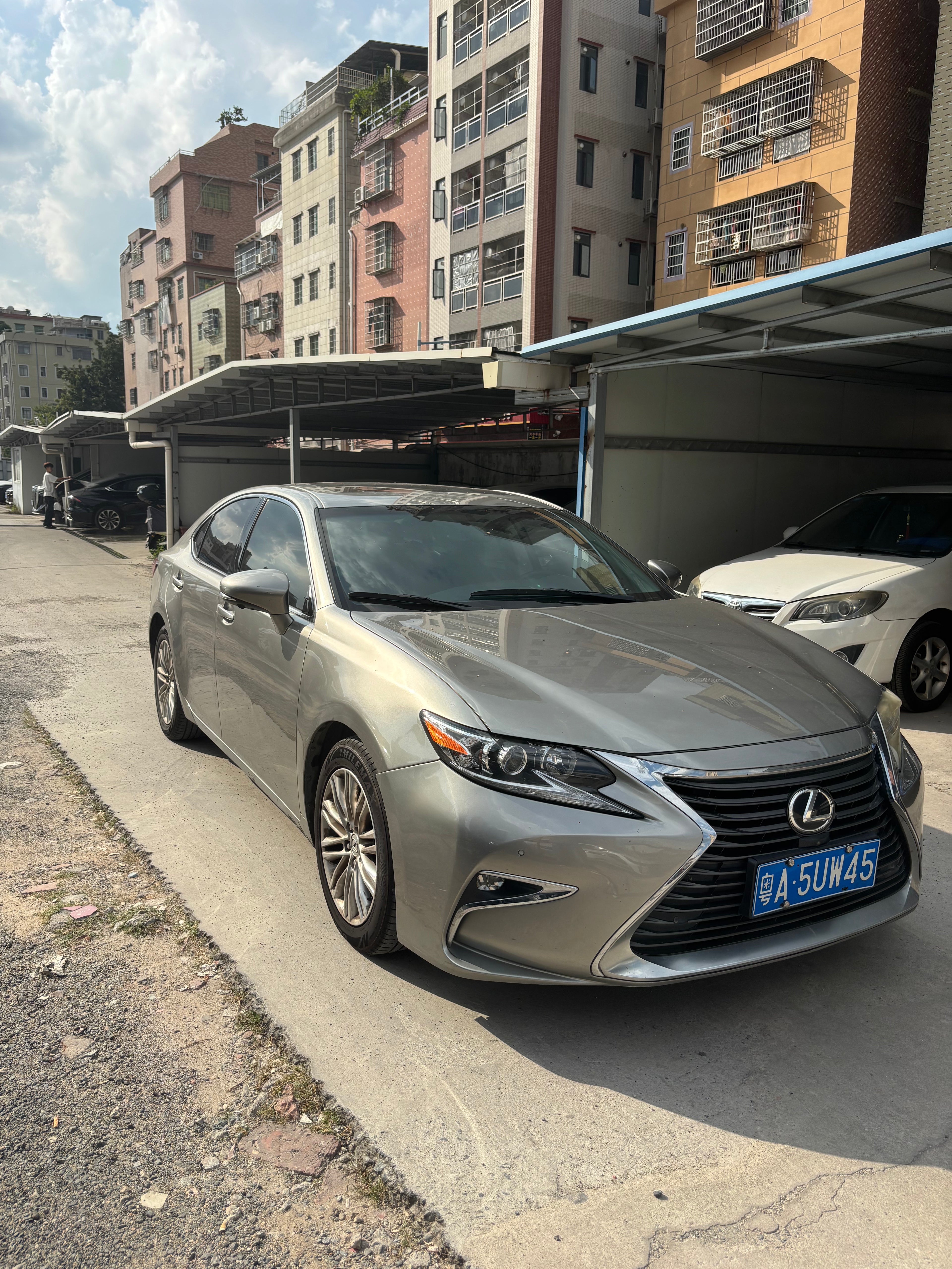 Lexus ES200 Sedan
