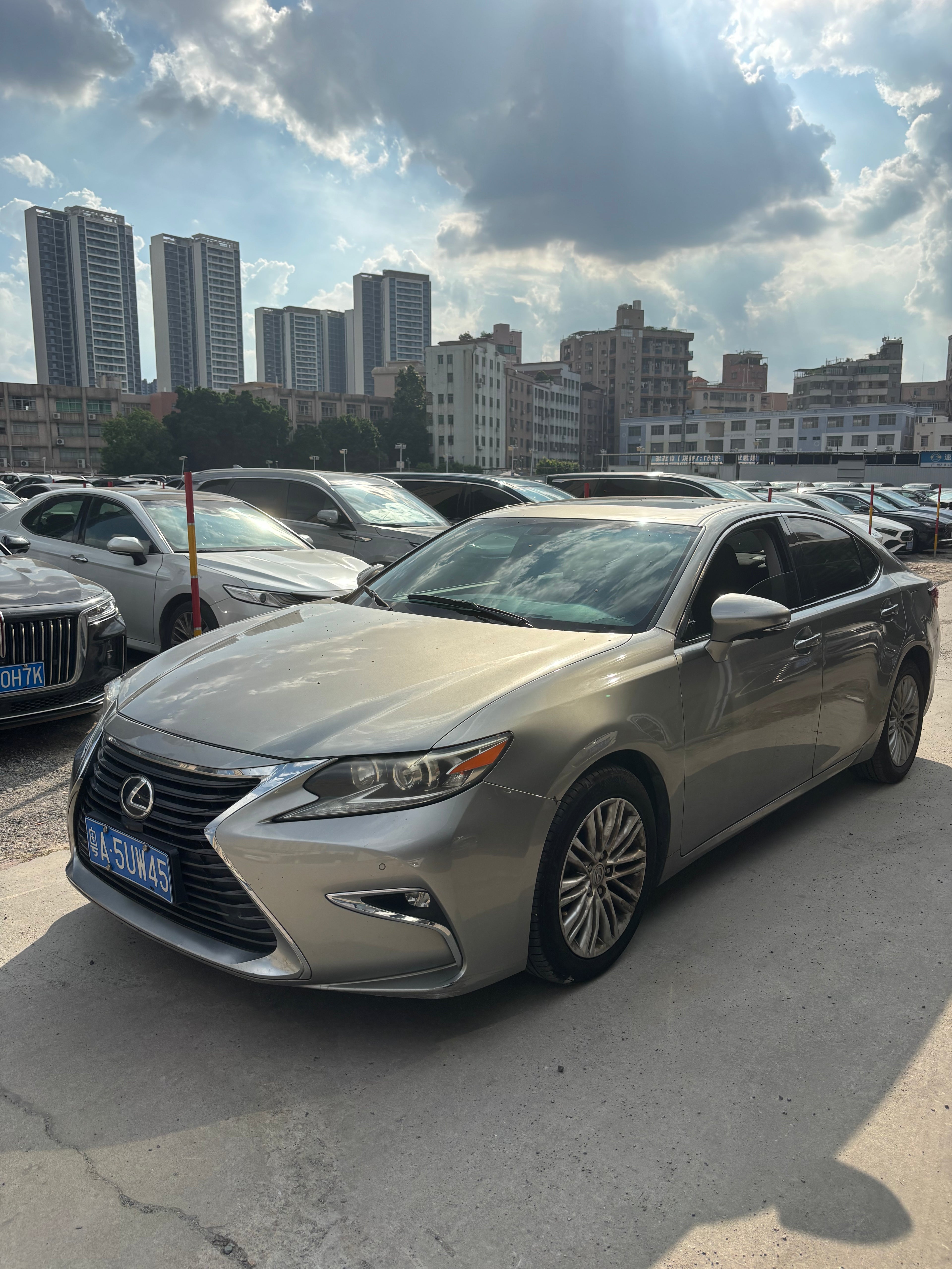 Lexus ES200 Sedan