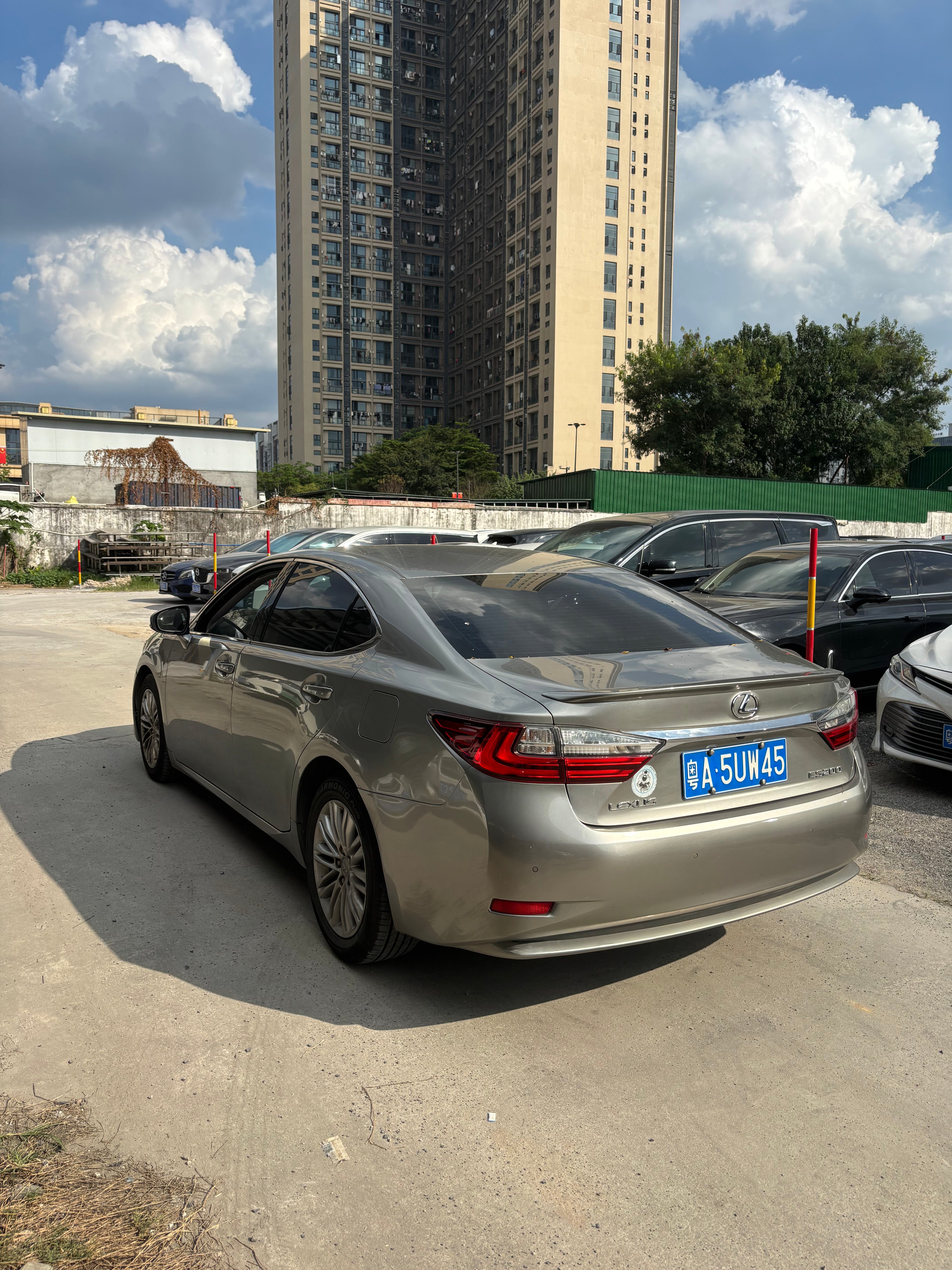 Lexus ES200 Sedan