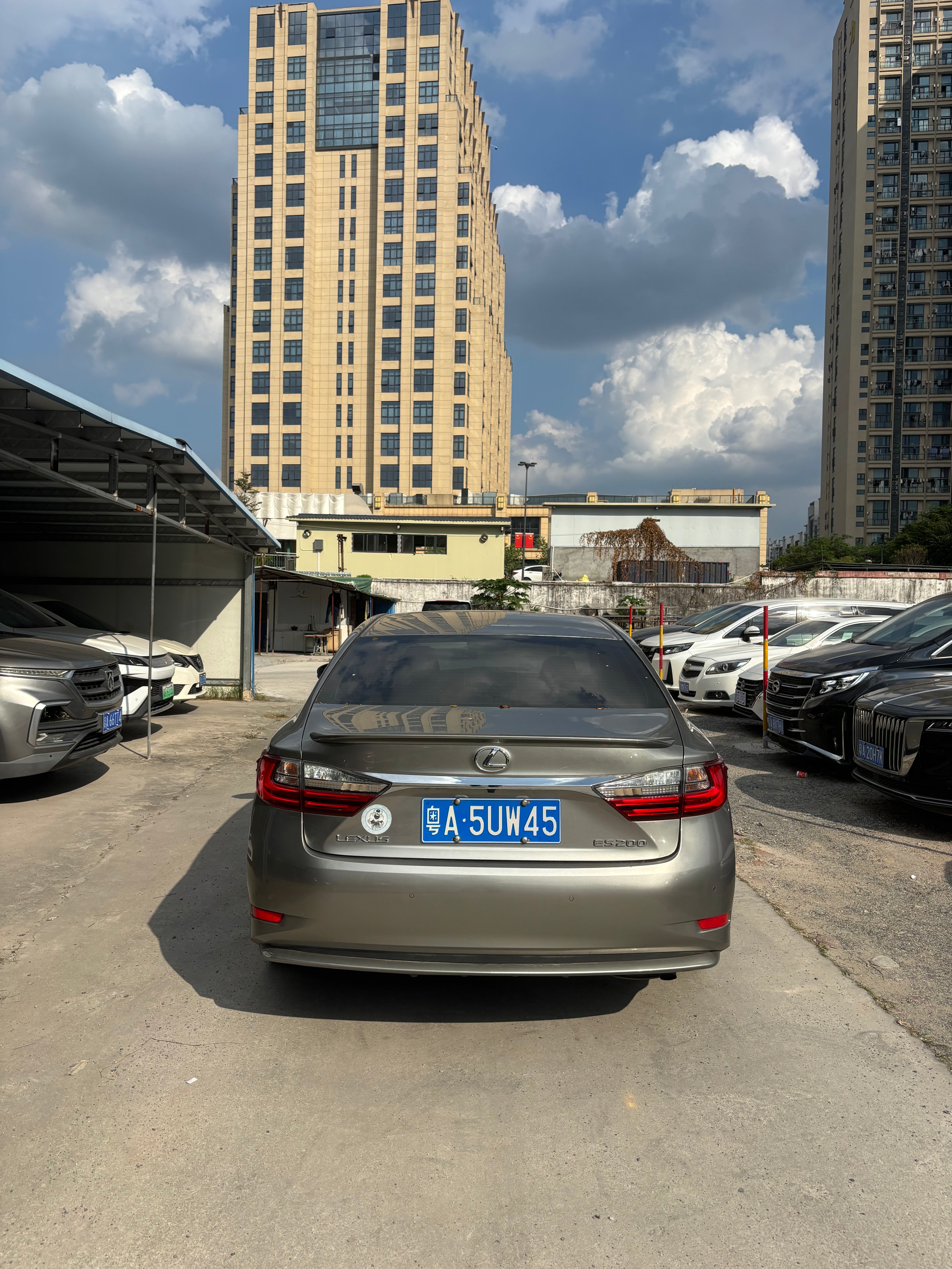 Lexus ES200 Sedan