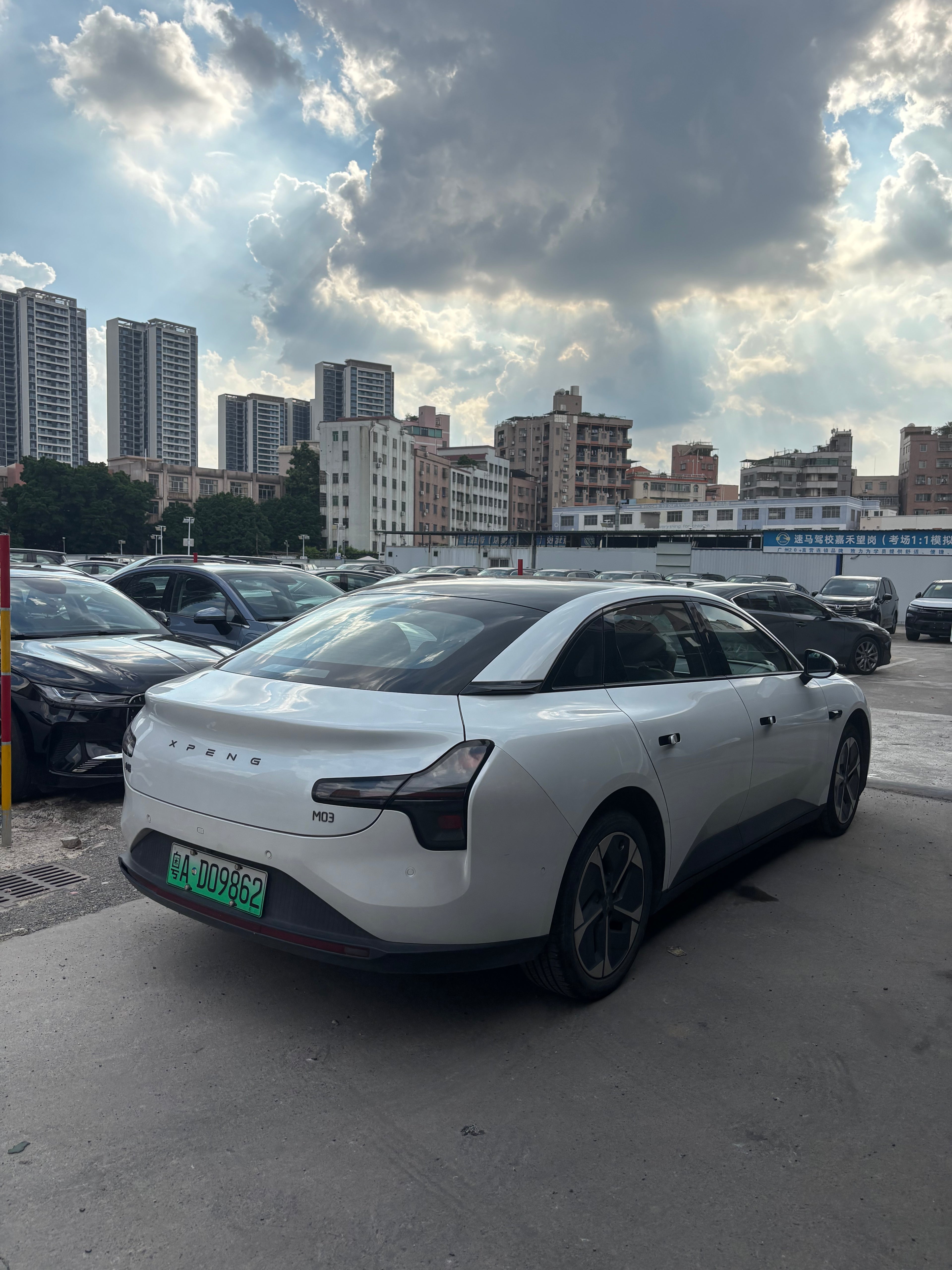 2025 Xpeng NONA Mo3 Sedan