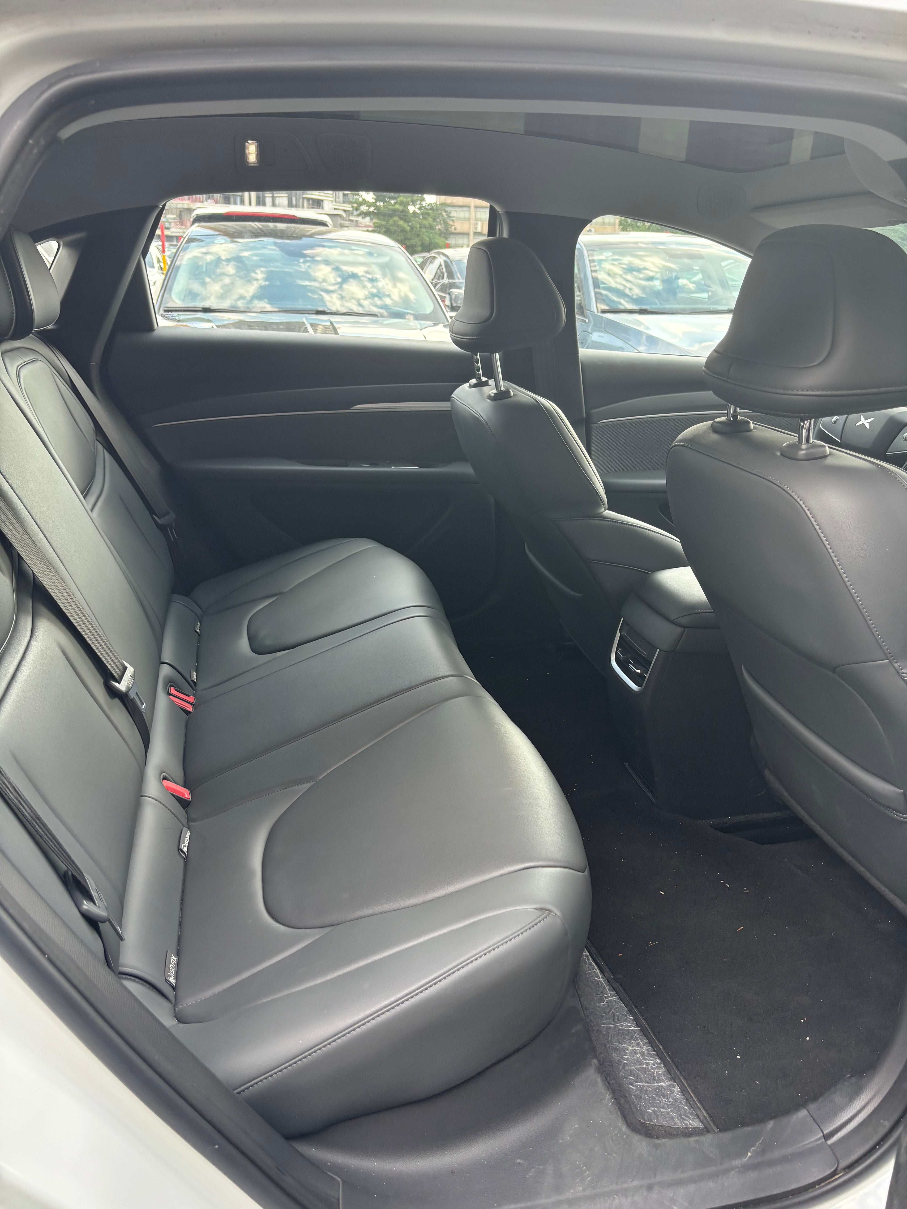 2025 Xpeng NONA Mo3 Sedan